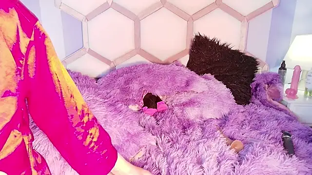 yvi taylor online show from February 7, 2026, 12:47 am