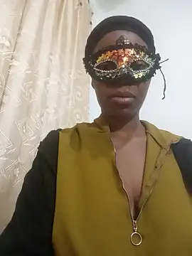 Snapshot of CreamyCupCake_96 chatting on July 7, 2026, 5:10 am CreamyCupCake 96 online show from July 7, 2026, 5:10 am