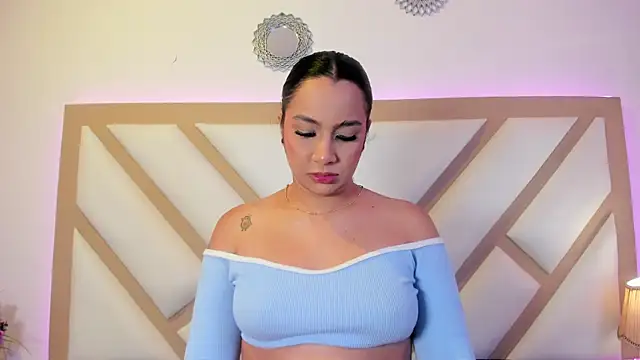 Alexxa Carter online show from June 25, 2026, 7:51 pm