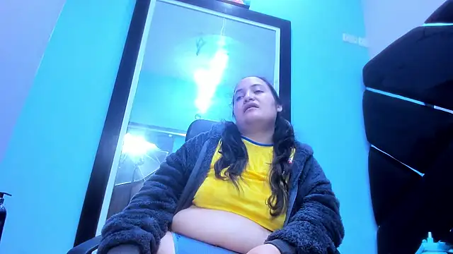 MiaRouss69 online show from April 30, 2026, 5:36 am