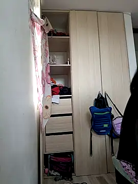 Snapshot of LunaRouuse_ chatting on June 18, 2026, 2:54 pm LunaRouuse online show from June 18, 2026, 2:54 pm