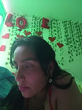 Snapshot of LunaRouuse_ chatting on June 24, 2026, 2:05 pm LunaRouuse online show from June 24, 2026, 2:05 pm
