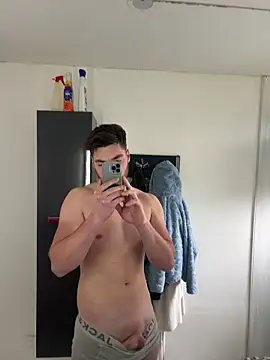 Snapshot of raph5666 chatting on March 13, 2026, 4:02 pm raph5666 online show from March 13, 2026, 4:02 pm