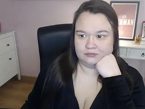 HollyDanceSoul online show from February 10, 2026, 5:22 am