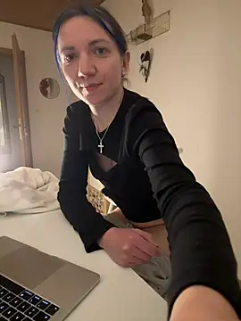 Snapshot of Marina_und_Jayden chatting on February 26, 2026, 10:09 pm Marina und Jayden online show from February 26, 2026, 10:09 pm