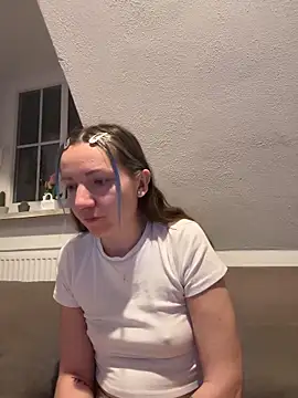 Snapshot of Marina_und_Jayden chatting on April 4, 2026, 10:29 pm Marina und Jayden online show from April 4, 2026, 10:29 pm