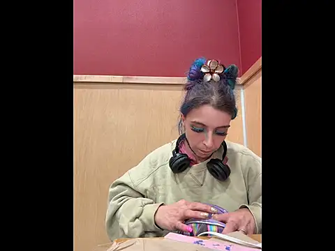 Snapshot of MegaTinyyy chatting on June 11, 2026, 8:01 am MegaTinyyy online show from June 11, 2026, 8:01 am