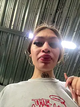 lizz lunna online show from April 29, 2026, 4:55 pm