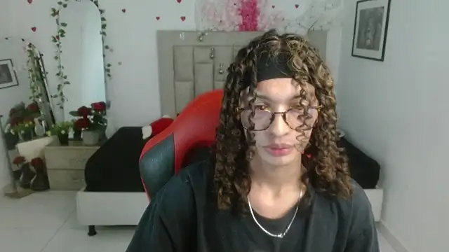 Axel fox77 online show from June 8, 2026, 1:28 am