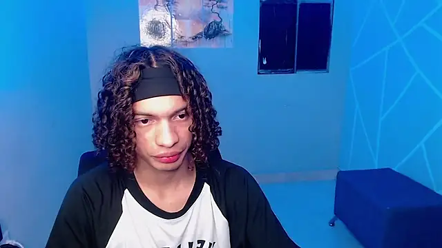Axel fox77 online show from July 19, 2026, 12:14 am