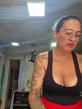 bellafortune69 online show from January 15, 2026, 2:21 pm