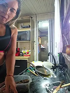 bellafortune69 online show from April 25, 2026, 6:27 pm