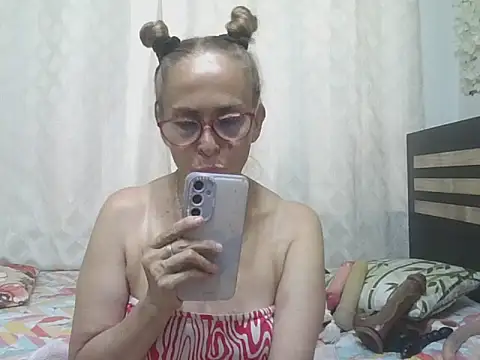 Snapshot of ZAMY1 chatting on May 6, 2026, 10:26 pm ZAMY1 online show from May 6, 2026, 10:26 pm