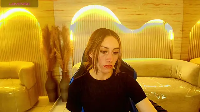 katalina r  online show from June 20, 2026, 2:58 am