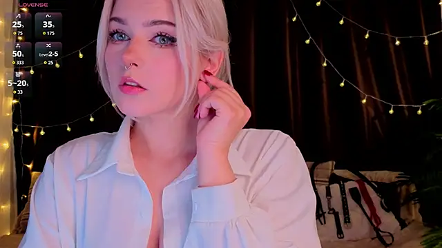 ShyniAlice online show from April 25, 2026, 2:58 am