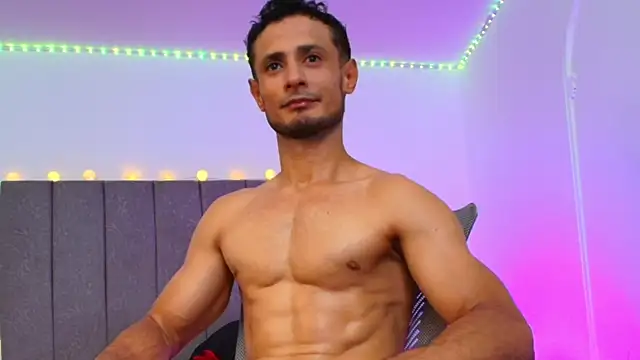 Snapshot of Adonys_Lewis_ chatting on August 1, 2026, 6:40 pm Adonys Lewis online show from August 1, 2026, 6:40 pm