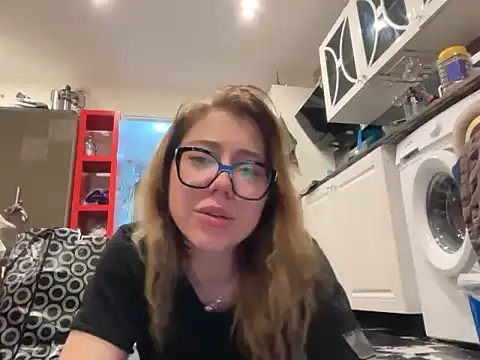 Luxerin online show from March 7, 2026, 9:12 pm