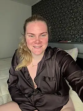 SexyBlondJoanna online show from March 9, 2026, 9:13 am