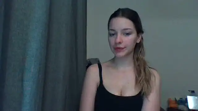 EvelineMagnetic online show from June 16, 2026, 8:33 pm