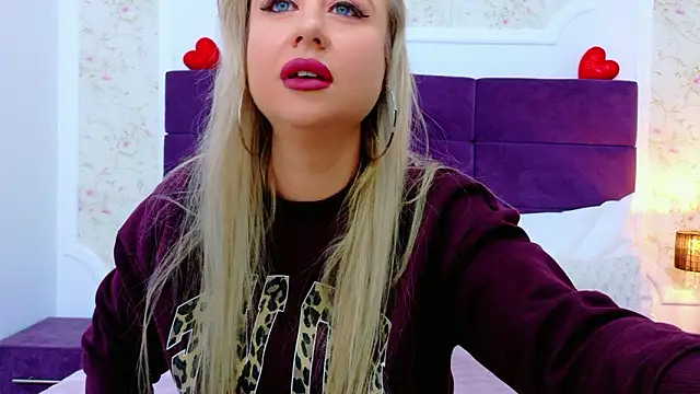 EvelinHill online show from March 8, 2026, 5:11 am