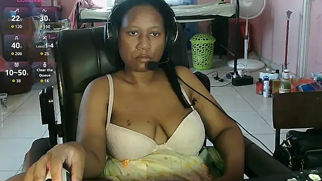 Snapshot of Eirondra_valeen chatting on May 25, 2026, 1:06 pm Eirondra valeen online show from May 25, 2026, 1:06 pm