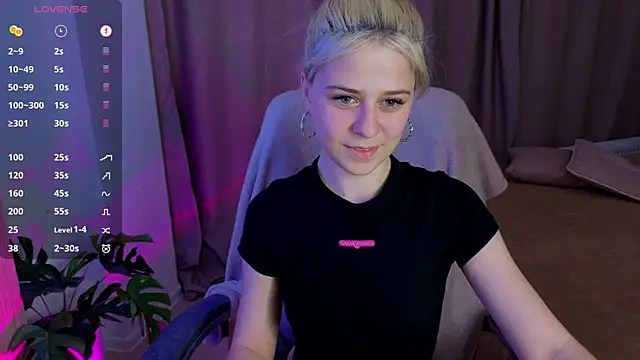 ApheliaStar online show from June 1, 2026, 3:14 pm