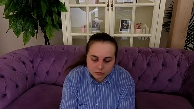 MikaFoxy online show from April 1, 2026, 5:52 am