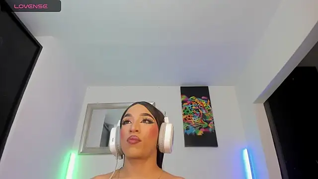 Snapshot of Naughty_Blue chatting on May 30, 2026, 12:30 am Naughty Blue online show from May 30, 2026, 12:30 am