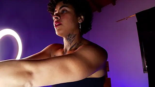 Canela Osada  online show from April 23, 2026, 3:41 am