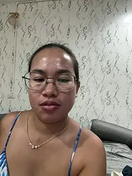 Ponthip online show from May 1, 2026, 4:44 pm