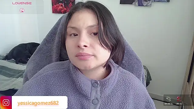 yessica gomez01 online show from February 17, 2026, 8:04 pm
