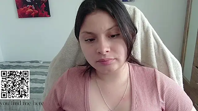 yessica gomez01 online show from March 25, 2026, 9:43 pm