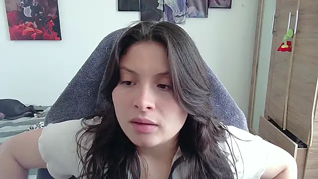 yessica gomez01 online show from April 23, 2026, 7:27 pm
