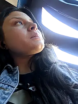 yessica gomez01 online show from April 26, 2026, 4:04 pm