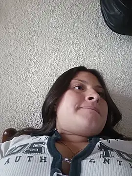 yessica gomez01 online show from June 16, 2026, 7:05 pm