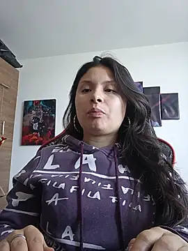 yessica gomez01 online show from July 13, 2026, 8:11 pm