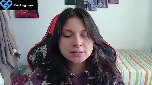 yessica gomez01 online show from July 22, 2026, 8:33 pm