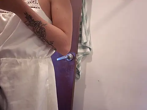 Yumicoco  online show from January 18, 2026, 10:35 pm