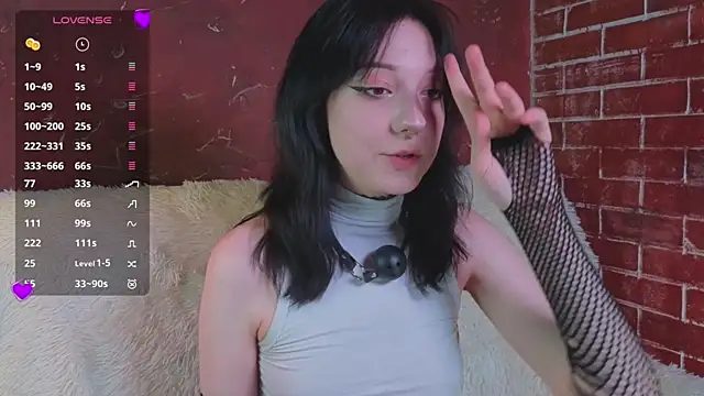 LisaBunnyy online show from May 1, 2026, 9:52 pm