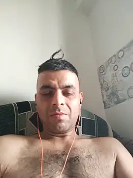 Snapshot of ashleellaunda7582 chatting on May 13, 2026, 5:16 am ashleellaunda7582 online show from May 13, 2026, 5:16 am