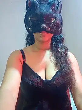 cutehotwife online show from April 29, 2026, 8:37 pm