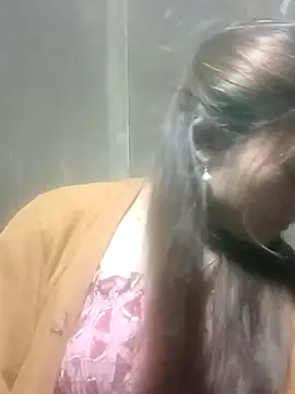 jjennyyy online show from March 4, 2026, 2:45 pm