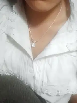 jjennyyy online show from April 22, 2026, 10:44 pm