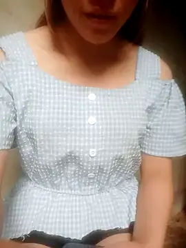 jjennyyy online show from June 18, 2026, 2:23 am