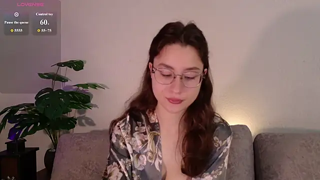 Snapshot of classy____ chatting on June 21, 2026, 5:04 pm classy online show from June 21, 2026, 5:04 pm