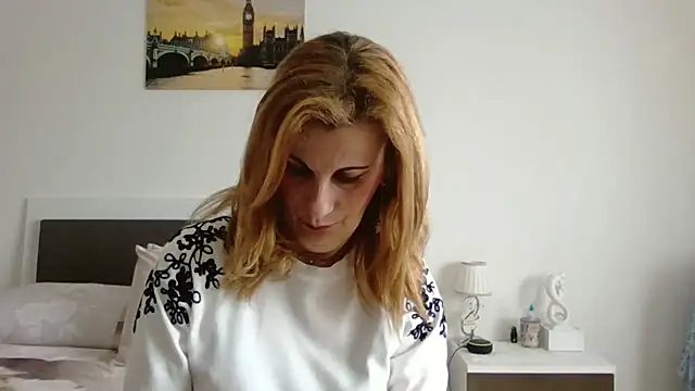 Clara1986 online show from April 30, 2026, 10:10 am