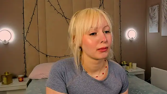 Snapshot of AdeleSilvy chatting on May 7, 2026, 2:06 am AdeleSilvy online show from May 7, 2026, 2:06 am