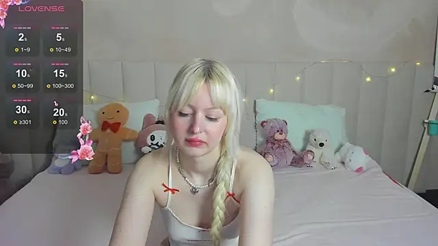 Snapshot of AdeleSilvy chatting on June 1, 2026, 2:02 am AdeleSilvy online show from June 1, 2026, 2:02 am