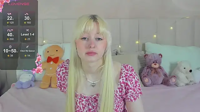 Snapshot of AdeleSilvy chatting on June 6, 2026, 1:43 am AdeleSilvy online show from June 6, 2026, 1:43 am