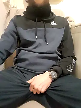 80julien online show from February 5, 2026, 6:01 pm